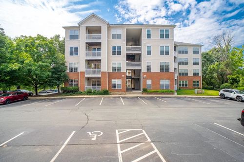 2b-300 Riverbend Dr, CHARLOTTESVILLE, VA, 22902 | Card Image