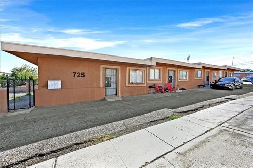 725 N 11th St, Las Vegas, NV, 89101-7304 | Card Image