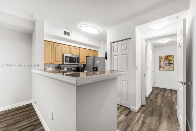 APT-112 - 6831 Sw 44 Th St, Condo with 3 bedrooms, 2 bathrooms and null parking in Miami FL | Image 7