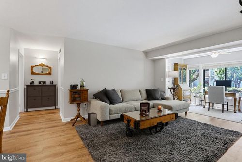 2205 Hunters Run Dr, RESTON, VA, 20191-2831 | Card Image
