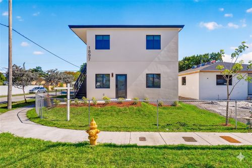 1895 Nw 47th Ter, MIAMI, FL, 33142 | Card Image