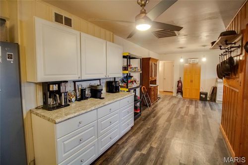 4 6th St, Carrollton, IL, 62016-1012 | Card Image