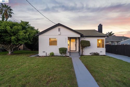 9946 Dante Ave, Oakland, CA, 94603 | Card Image