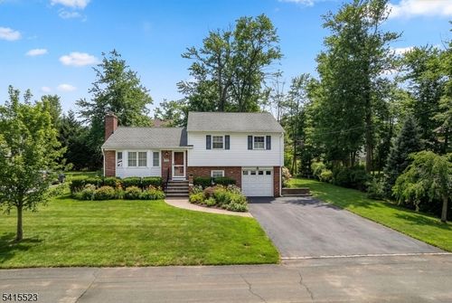 15 Walnut St, Chatham, NJ, 07928-2017 | Card Image