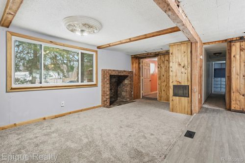 4120 Velma Dr, Fort Gratiot, MI, 48059-3948 | Card Image