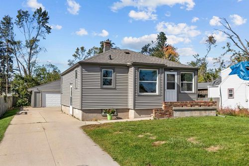 994 Claude Street, FOX CROSSING, WI, 54952 | Card Image