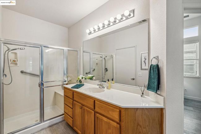 664 Prince Albert Way, Home with 2 bedrooms, 2 bathrooms and 1 parking in Brentwood CA | Image 28