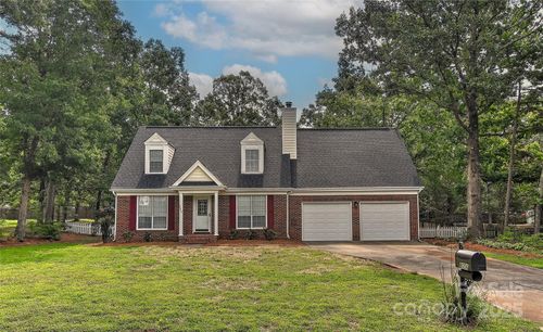 8056 Hunley Ridge Rd, Matthews, NC, 28104-4317 | Card Image