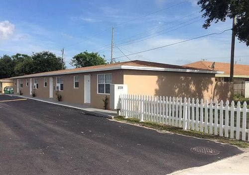 a1-2721 Avenue S, Riviera Beach, FL, 33404-4049 | Card Image