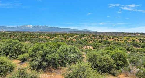 2 Schlitz Rd, Phelan, CA, 92371 | Card Image