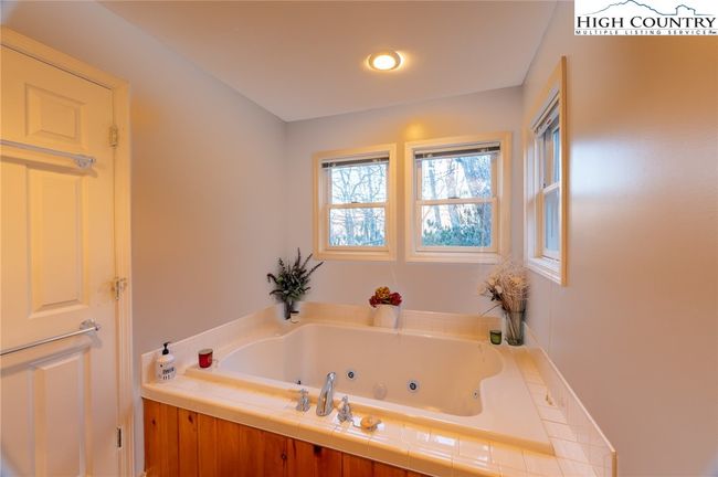 265 Dameron Dr, House other with 3 bedrooms, 2 bathrooms and null parking in Blowing Rock NC | Image 25