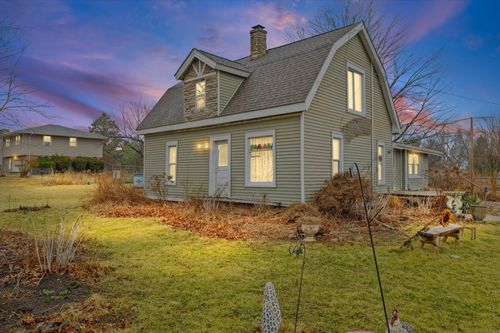 2210 Fogel Rd, Mahomet, IL, 61853-9441 | Card Image