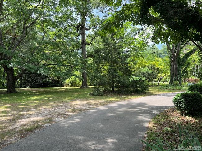 Part of Large Front Yard | Image 51