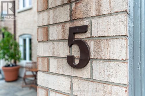 unit-2-5 Hacienda Court, Brampton (Snelgrove), ON, L6Z3J2 | Card Image