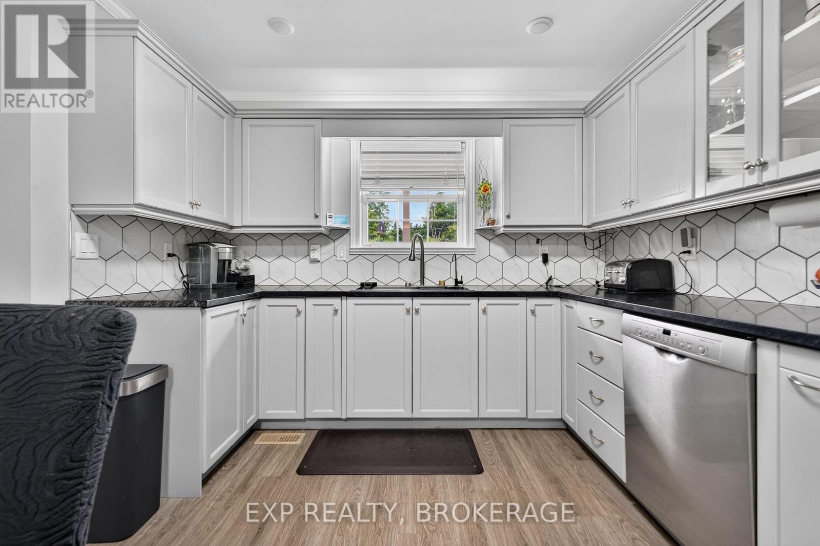 Residential in Frontenac (Frontenac Centre) 3