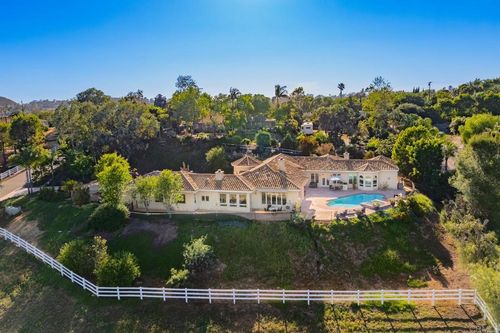 161 Lemon Grove Dr, Fallbrook, CA, 92028-9074 | Card Image