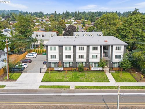 9-10985 E Burnside St, Portland, OR, 97216 | Card Image