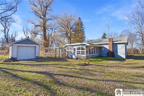 7169 11th Ave, Westfield, NY, 14787-9560 | Card Image