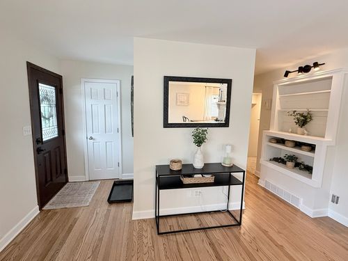 515 Roberts Ln, Batavia, IL, 60510-2518 | Card Image