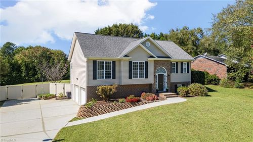 150 Creekside Ln, Lexington, NC, 27295-8727 | Card Image