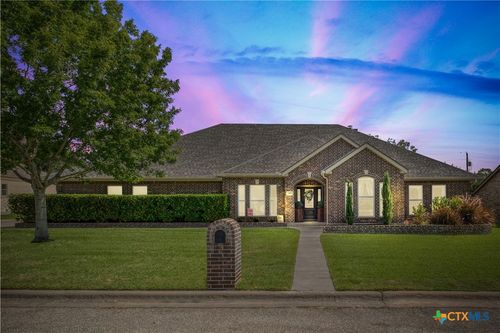 145 River Park Dr, Luling, TX, 78648-3362 | Card Image