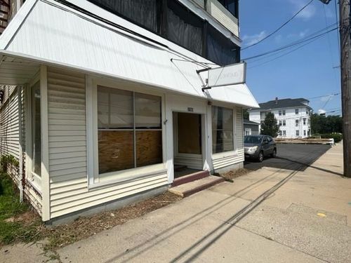1077 Park Ave, Woonsocket, RI, 02895-6528 | Card Image