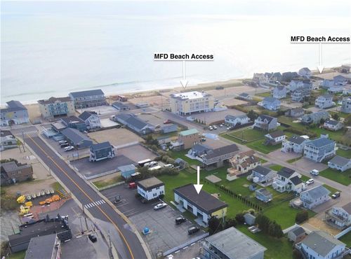 b1-20 Winnapaug Rd, Westerly, RI, 02891-3508 | Card Image