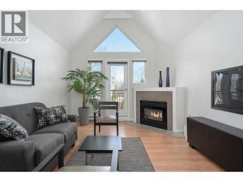 301-1928 E 11th Avenue, Vancouver, BC, V5N1Z2 | Card Image