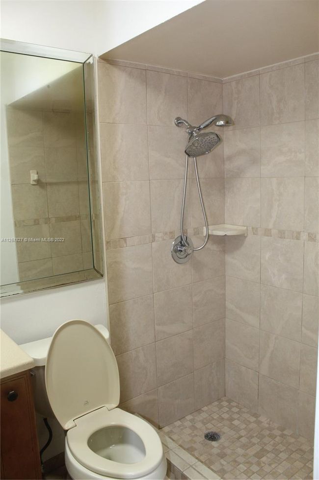0 - 700 N Douglas Rd, House other with 4 bedrooms, 2 bathrooms and null parking in Pembroke Pines FL | Image 15