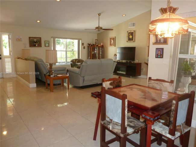13240 Sw 20 Th St, House other with 3 bedrooms, 2 bathrooms and null parking in Miramar FL | Image 9