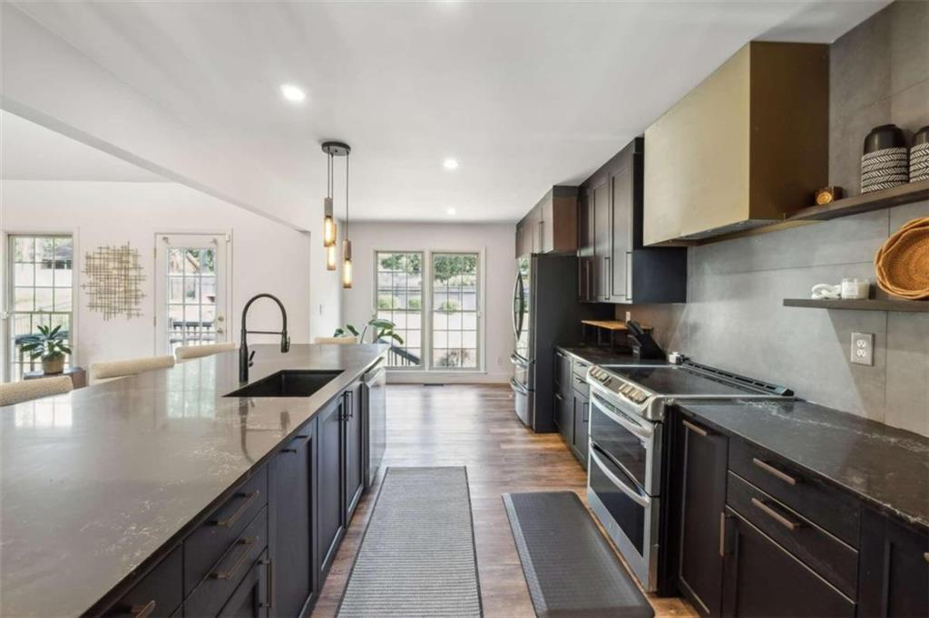 Oakleaf Cv, Decatur, GA 30034