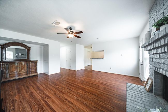 main living area | Image 10