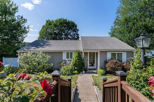 57 Cliff Dr, Assonet, MA, 02702-1377 | Card Image