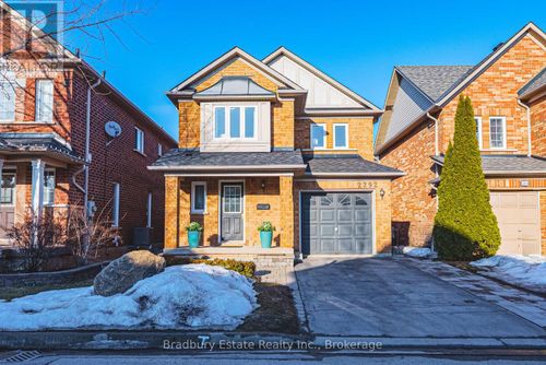 2292 Seton Cres, Burlington, ON, L7L6Y4 | Card Image
