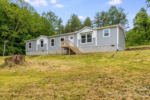 22 Split Pine Cv, Clyde, NC, 28721-6450 | Card Image