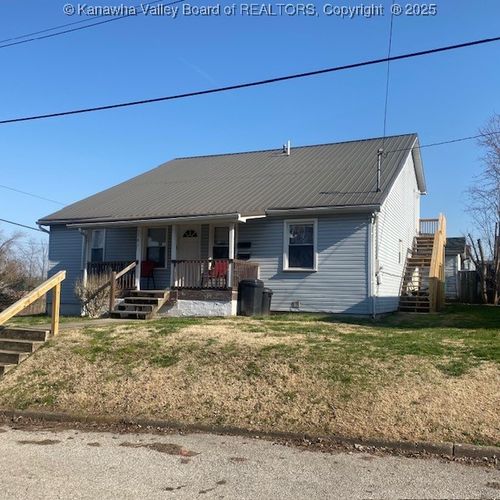 1501 15th St, Nitro, WV, 25143-1805 | Card Image