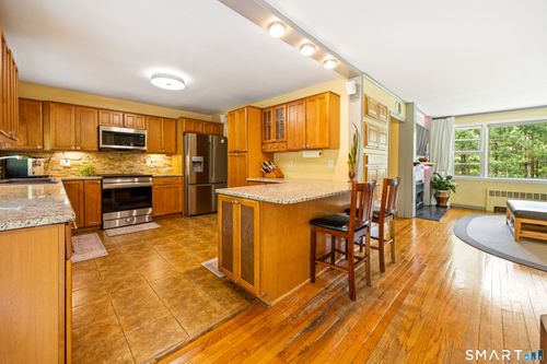 1067 Litchfield Tpke, New Hartford, CT, 06057-3320 | Card Image