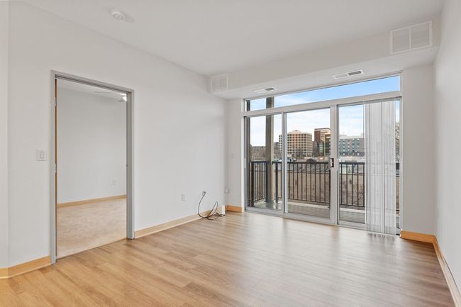 Enjoy the natural light streaming in | Image 10