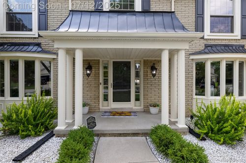 39251 Royal Doulton Blvd, Clinton Twp, MI, 48038-2671 | Card Image