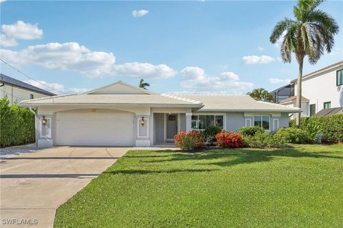 225 3rd St, BONITA SPRINGS, FL, 34134-7324 | Card Image