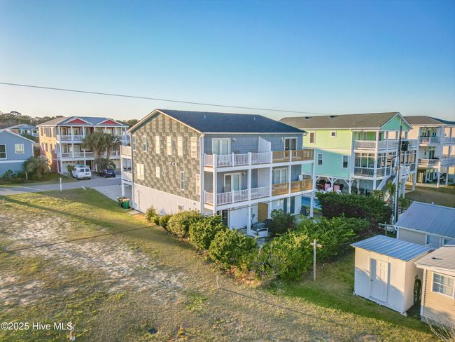 B - 537 Third Ave S, Condo with 4 bedrooms, 5 bathrooms and 1 parking in Kure Beach NC | Image 47