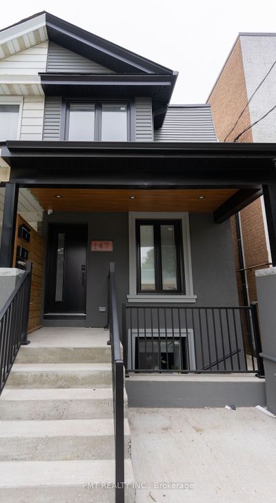 MAIN - 147 Lansdowne Ave, Home with 2 bedrooms, 1 bathrooms and null parking in Toronto ON | Image 1