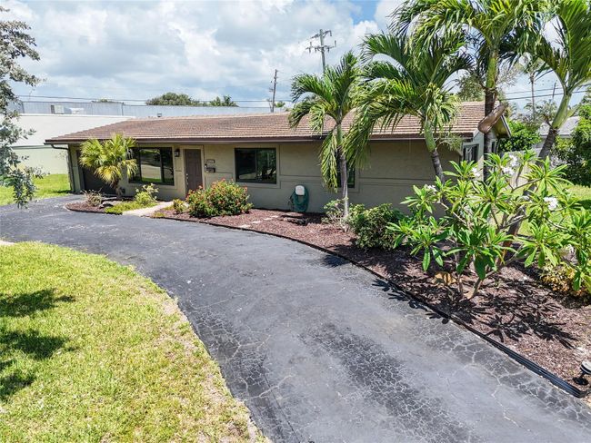 2141 Ne 49 Th St, House other with 3 bedrooms, 2 bathrooms and null parking in Lighthouse Point FL | Image 34