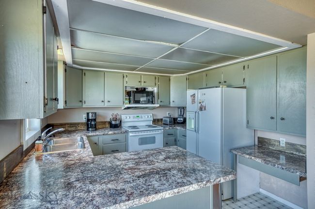 Kitchen | Image 12