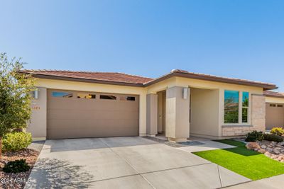 13373 W Blackstone Lane, House other with 2 bedrooms, 2 bathrooms and null parking in Peoria AZ | Image 2