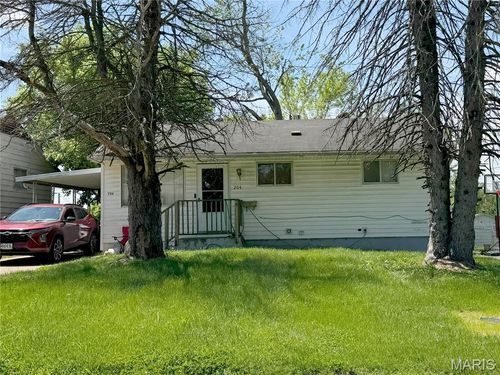 204 Grampian Rd, Saint Louis, MO, 63137-3803 | Card Image