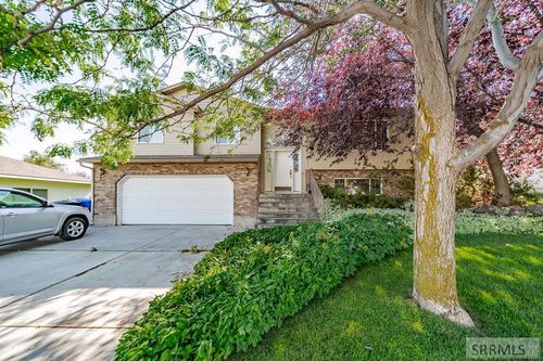 935 Hillview Dr, Rexburg, ID, 83440-3831 | Card Image