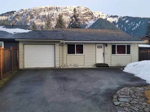 3956 Portage Blvd, Juneau, AK, 99801-8854 | Card Image