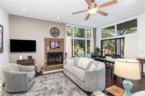 apt-420-696 Mowbray Arch, Norfolk, VA, 23507-1841 | Card Image