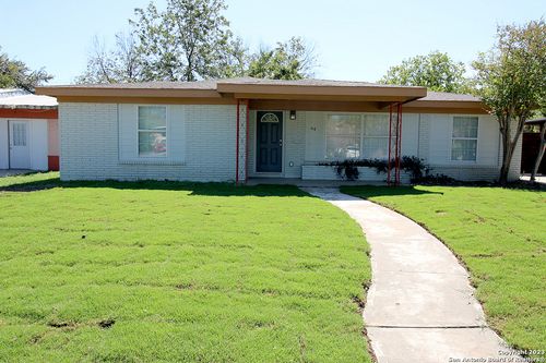 64 Vaughan Pl, San Antonio, TX, 78201-3804 | Card Image